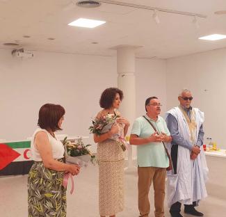 رئيسة بلدية كوارت دي بوبليت بفالنسيا تستقبل مجموعة من الاطفال الصحراويين 