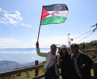 Bandera de la RASD flamea a cuatro mil metros de altura en cumbre andina ecuatoriana