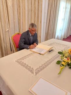 السفير بالجزائر يقدم واجب العزاء الى السفارة الفيتنامية بالجزائر 