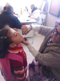 وزارة الصحة العمومية تباشر عملية التلقيح ضد شلل الأطفال 