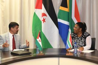 السفير محمد يسلم بيسط يستقبل بمقر وزارة الخارجية الجنوب أفريقية 