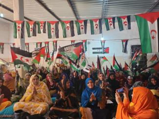 الاتحاد الوطني للمرأة الصحراوية يشيد بالدور الذي تلعبه الأم في حرب التحرير والبناء