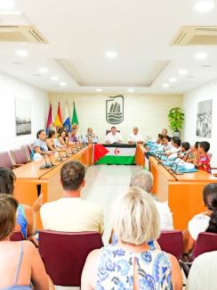 Dan la bienvenida a niños saharauis del Programa Vacaciones en Paz en Fuerteventura